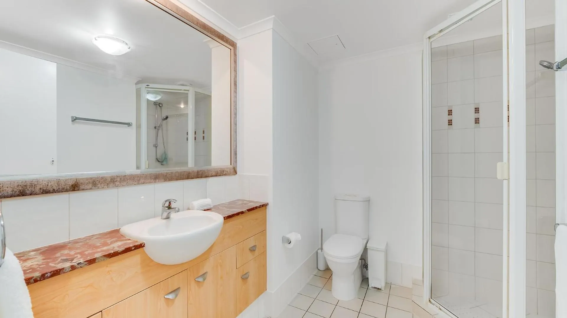 Alex Beachfront Apartment Alexandra Headland