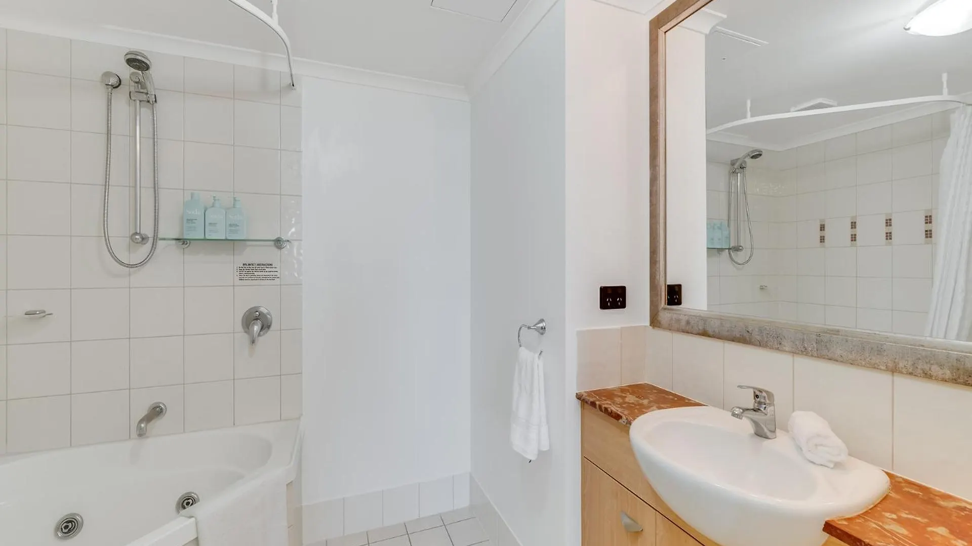 Alex Beachfront Apartment Alexandra Headland
