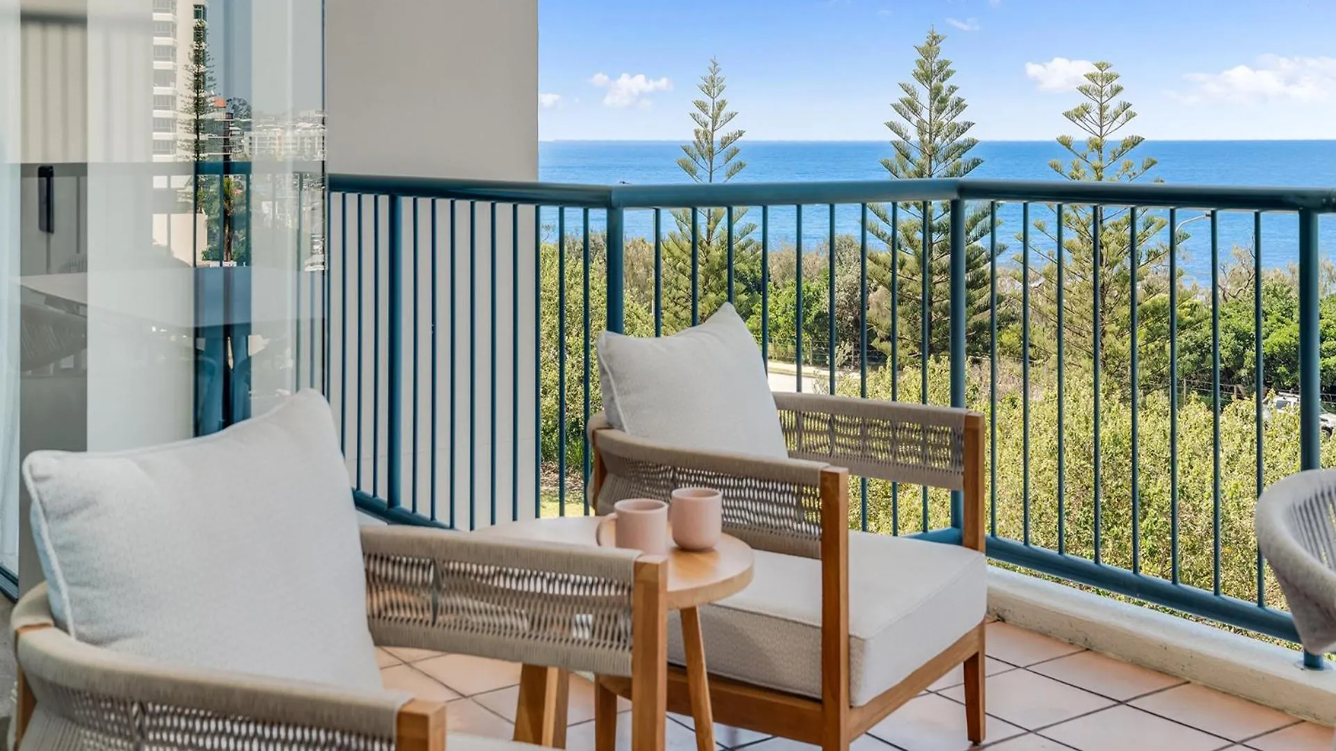 Alex Beachfront Apartment Alexandra Headland