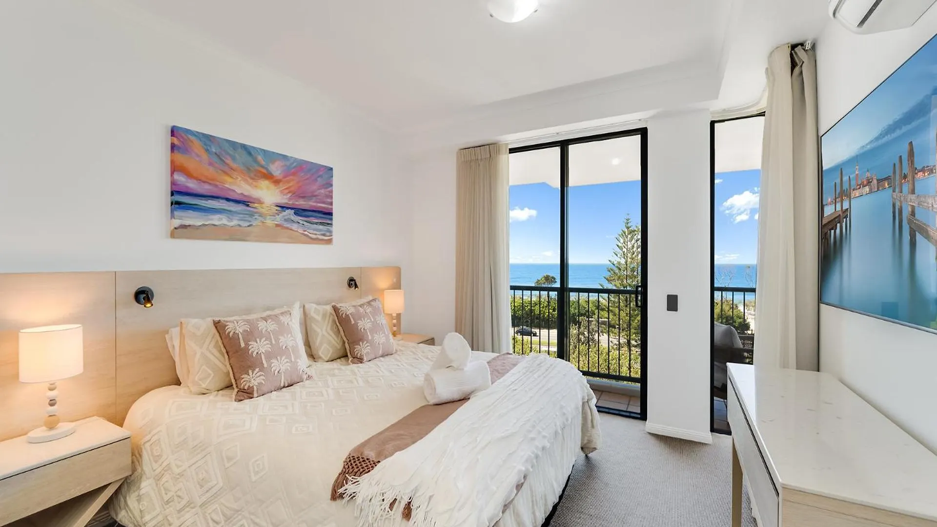 Alex Beachfront Apartment Alexandra Headland
